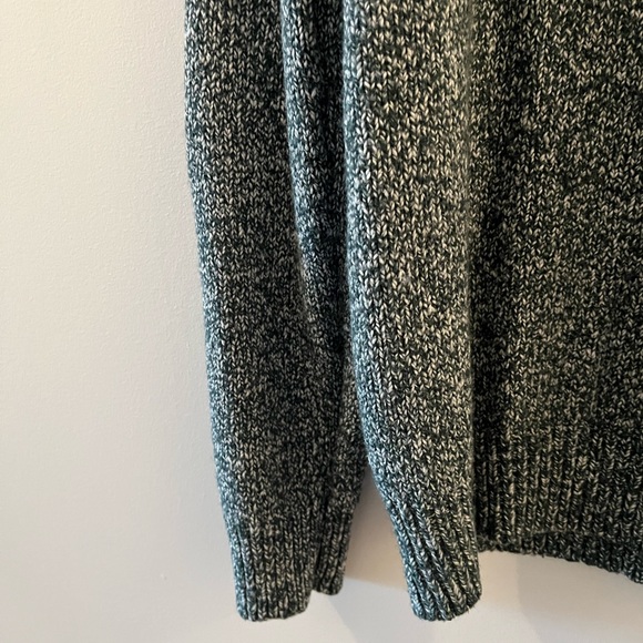 H&M Sweater - Picture 3 of 4